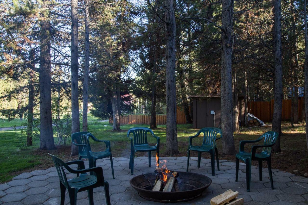 Lumberjack Lodge By Kabino Hot Tub Fire Pit Satellite Wifi Grill Large Porch Island Park Dış mekan fotoğraf